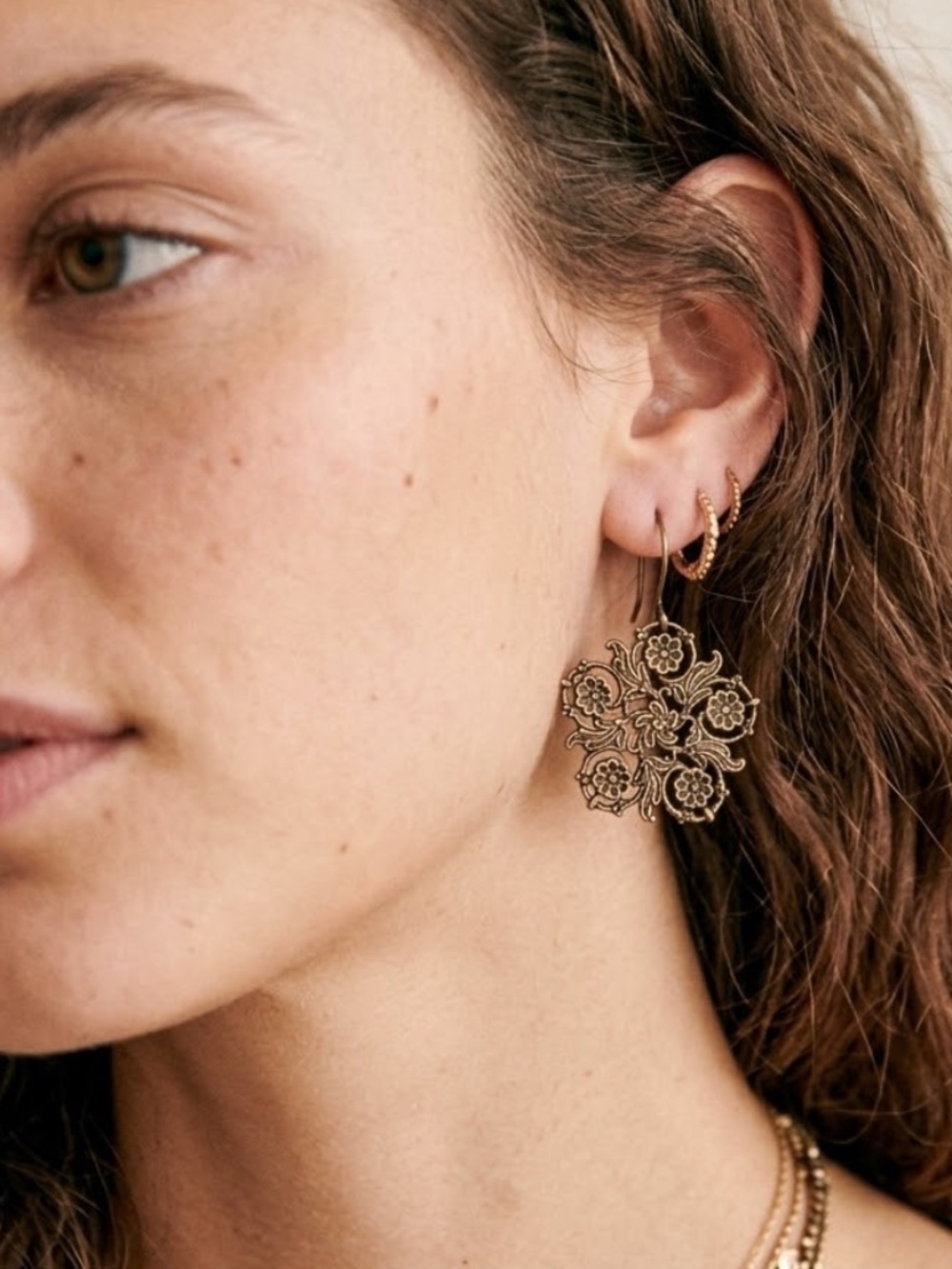Circular Floral Paisley Cut Out Vintage Antique Gold Drop Dangle Earrings